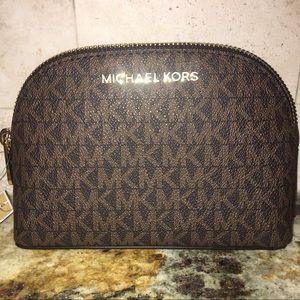 Michael Kors Jet Set Travel cosmetic bag